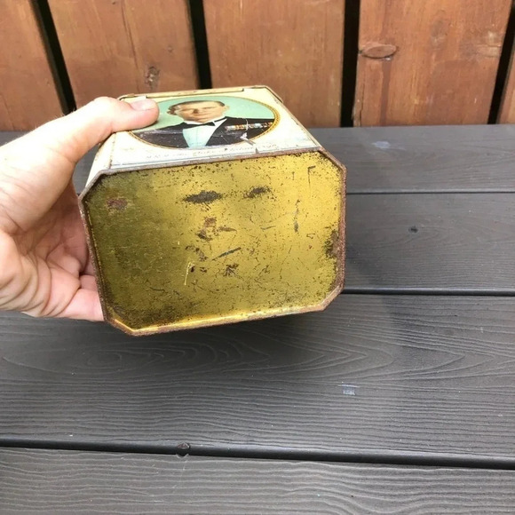 Vtg Queen Elizabeth II Tea  Tin - Picture 3 of 7